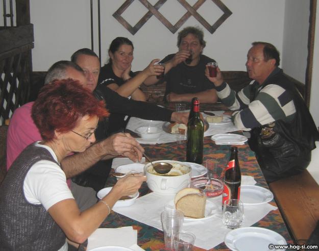 05Trava13 Gobe in Cviček.jpg