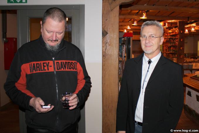 2011-12-04 03 HOG+Lipa Rogla koča Jurgovo.jpg