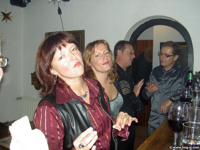 F  001.jpg