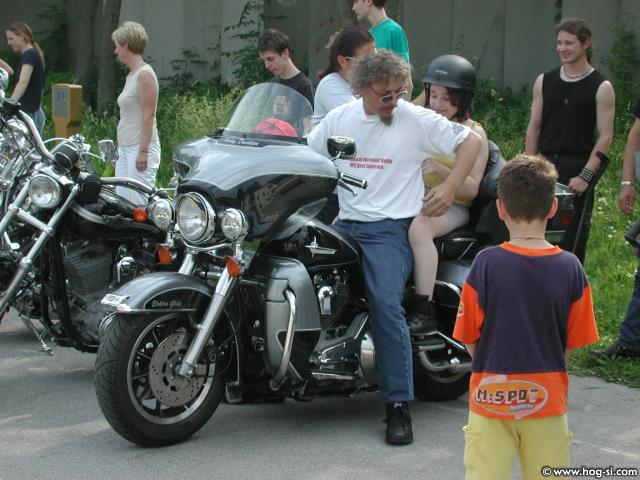 ZUIM2004a.jpg