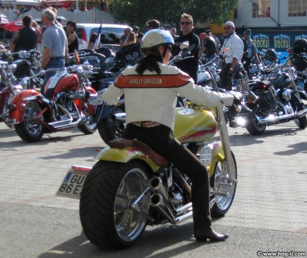 05Faak06-Lady2.jpg