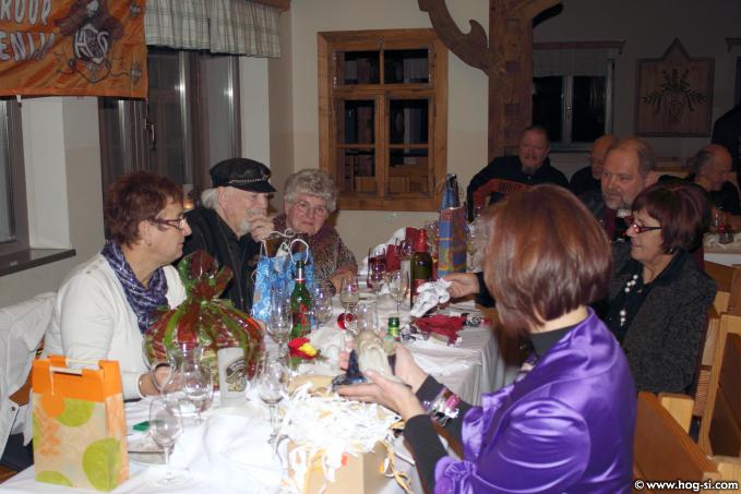 2011-12-04 08 HOG+Lipa Rogla koča Jurgovo.jpg