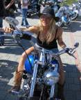 05Faak05-Lady1.jpg